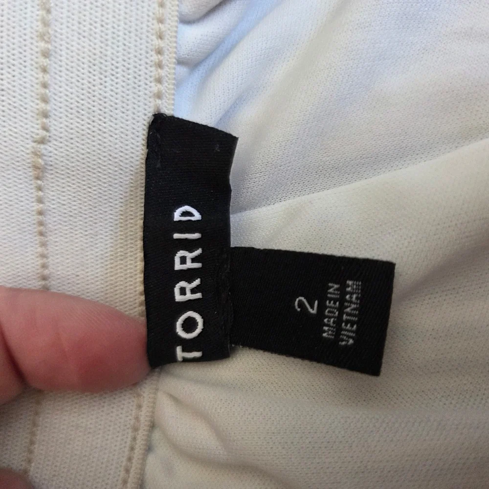 Torrid Women Blue Beige‎ Striped Linen Blend Elastic Back Mini Skirt Size 2 Plus